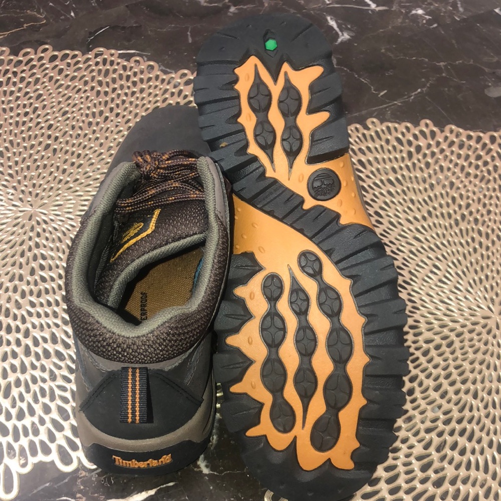 boots - Picture 3 of 3